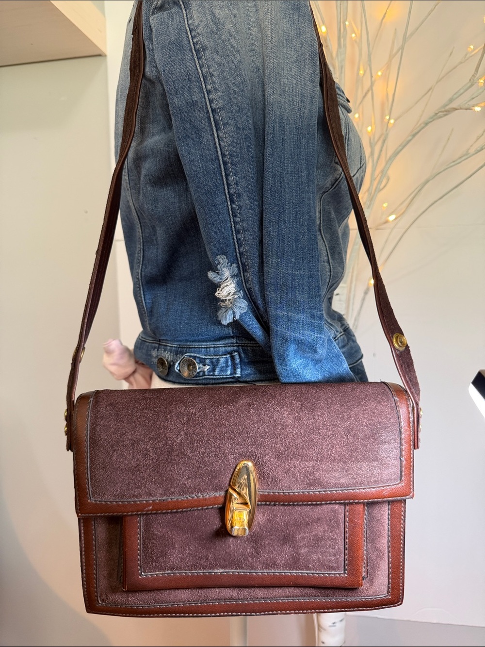GUC Vintage Marli Spain leather/suede vinyl interior, gold clasp shld bag
